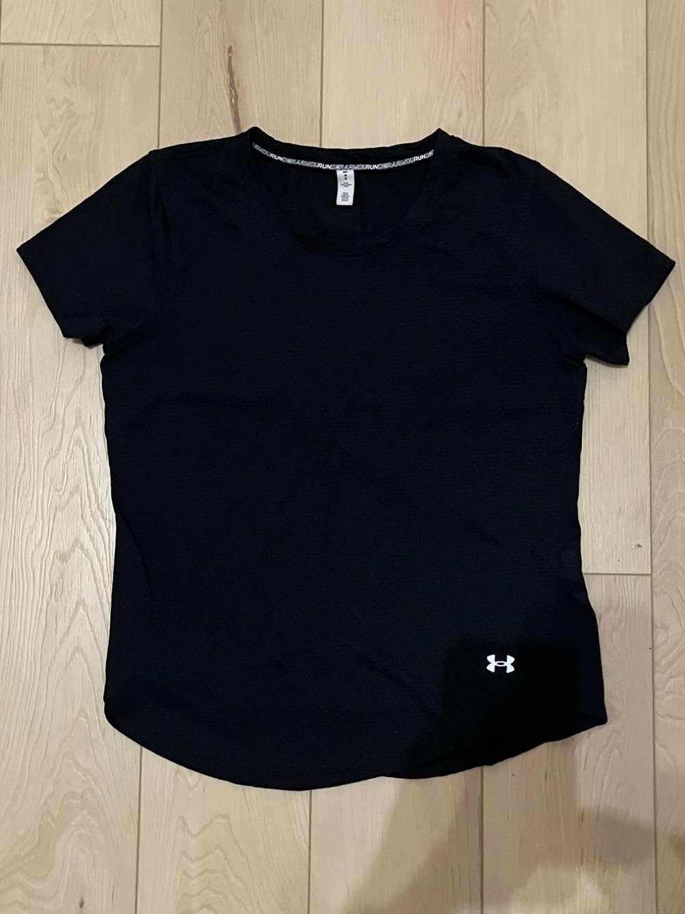 Under Armour black short sleeve tee